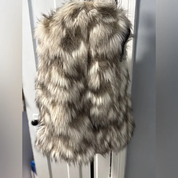 Free People “Call of the Wild” Reversible Faux Fur Vest, Size small - Picture 4 of 10
